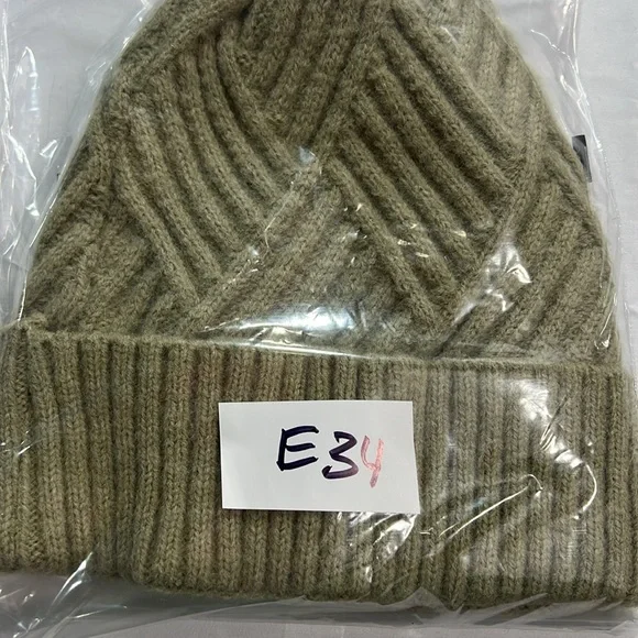 Britt’s knits satin lined beanie - Picture 7 of 7